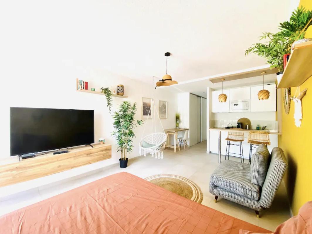 Studio Terrasse & Parking Gratuit En Residence Nîmes Zewnętrze zdjęcie